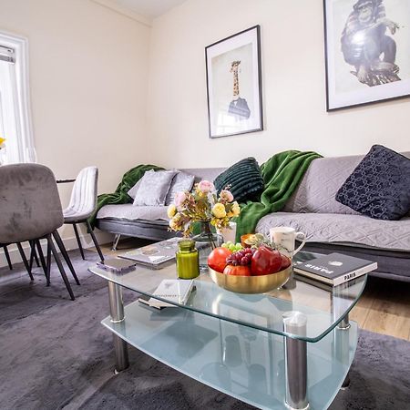 Cosy 2-Bedroom Apartment In Mayfair 8Cb - 4Th Floor No Elevator London Kültér fotó