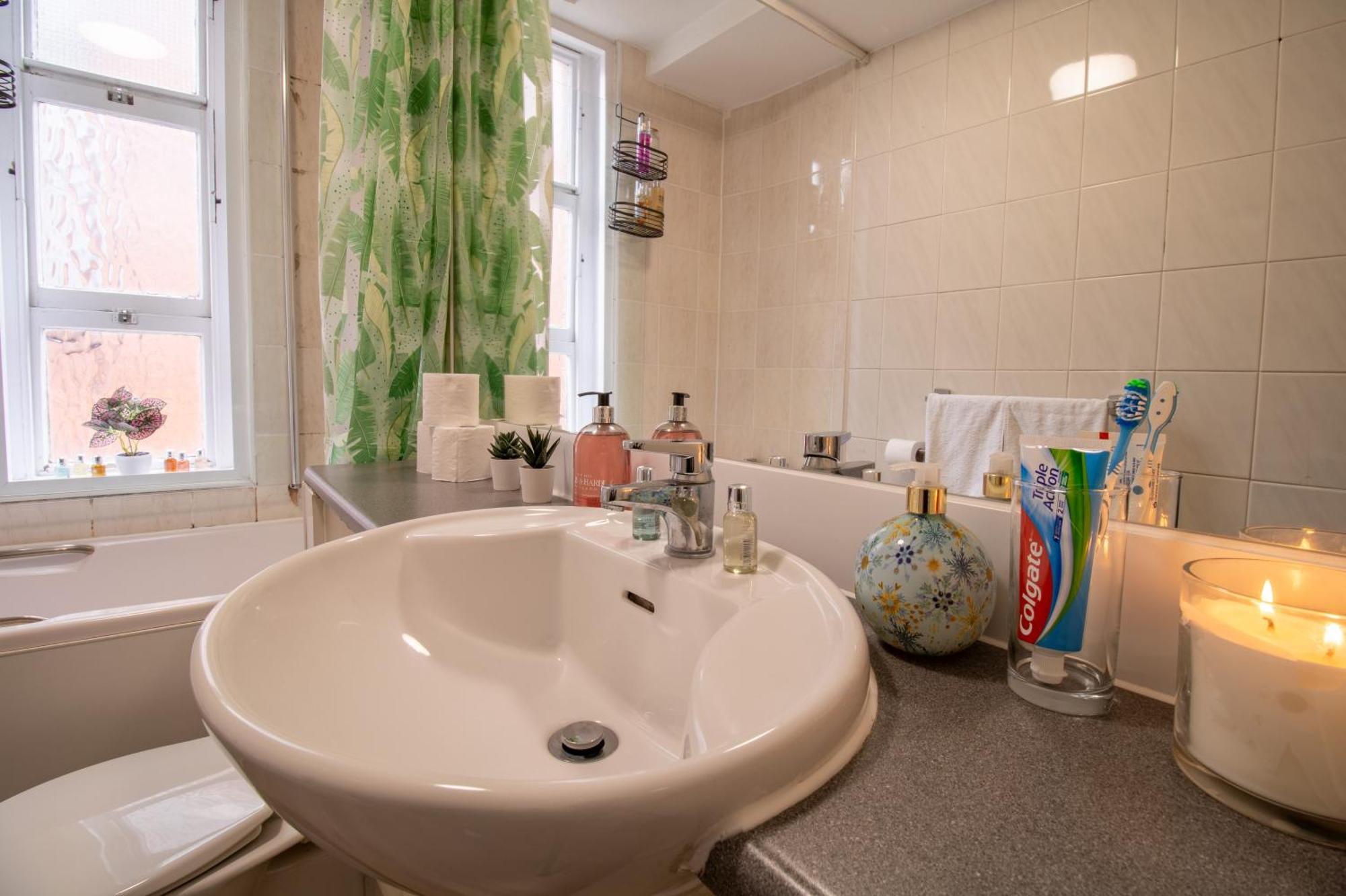 Cosy 2-Bedroom Apartment In Mayfair 8Cb - 4Th Floor No Elevator London Kültér fotó