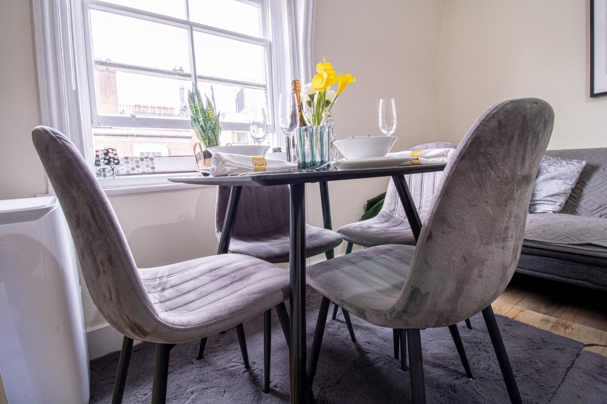 Cosy 2-Bedroom Apartment In Mayfair 8Cb - 4Th Floor No Elevator London Kültér fotó