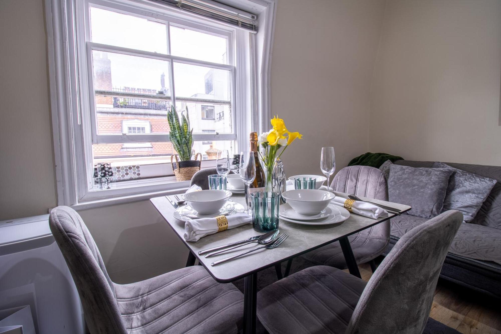 Cosy 2-Bedroom Apartment In Mayfair 8Cb - 4Th Floor No Elevator London Kültér fotó