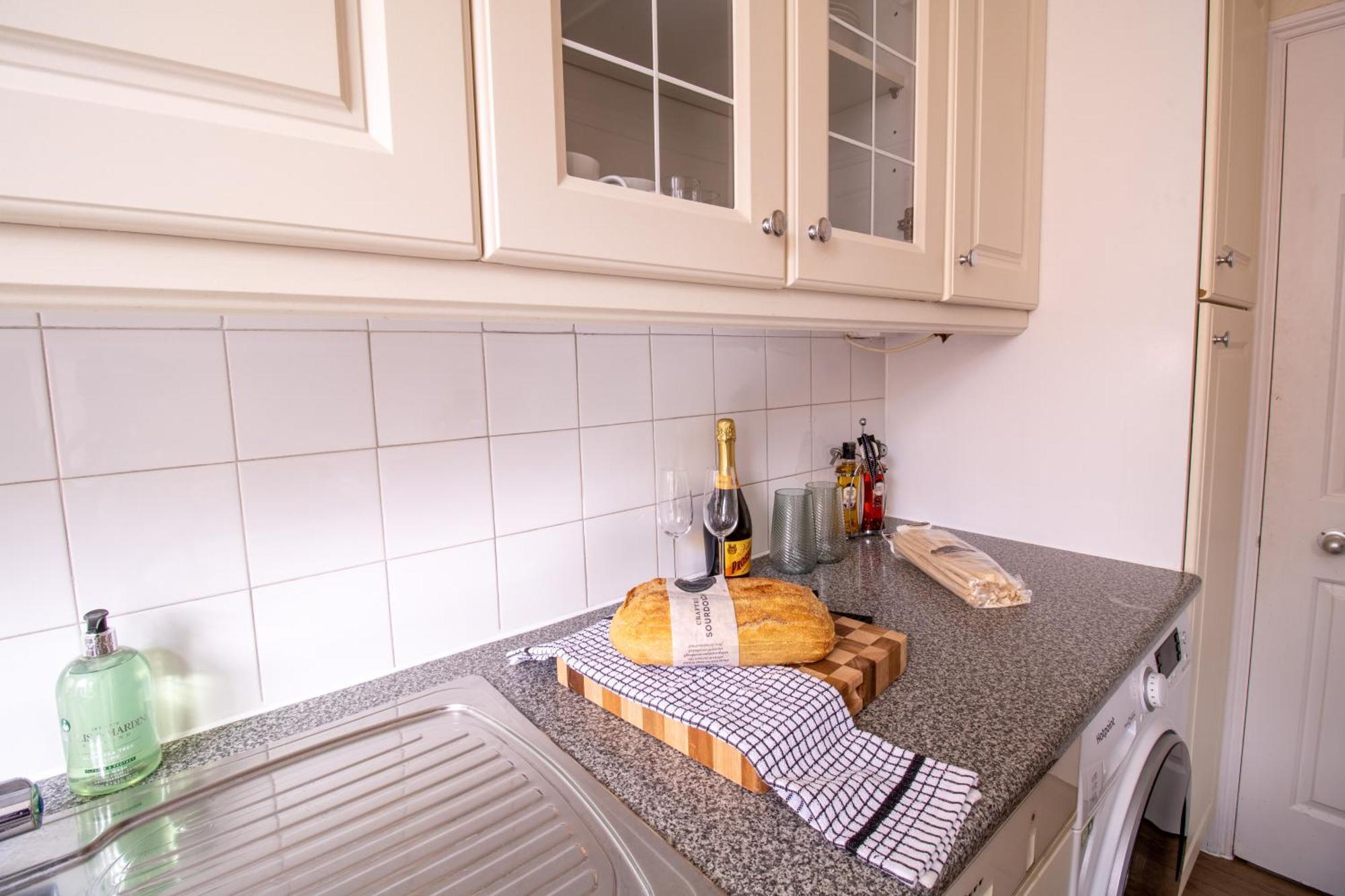 Cosy 2-Bedroom Apartment In Mayfair 8Cb - 4Th Floor No Elevator London Kültér fotó